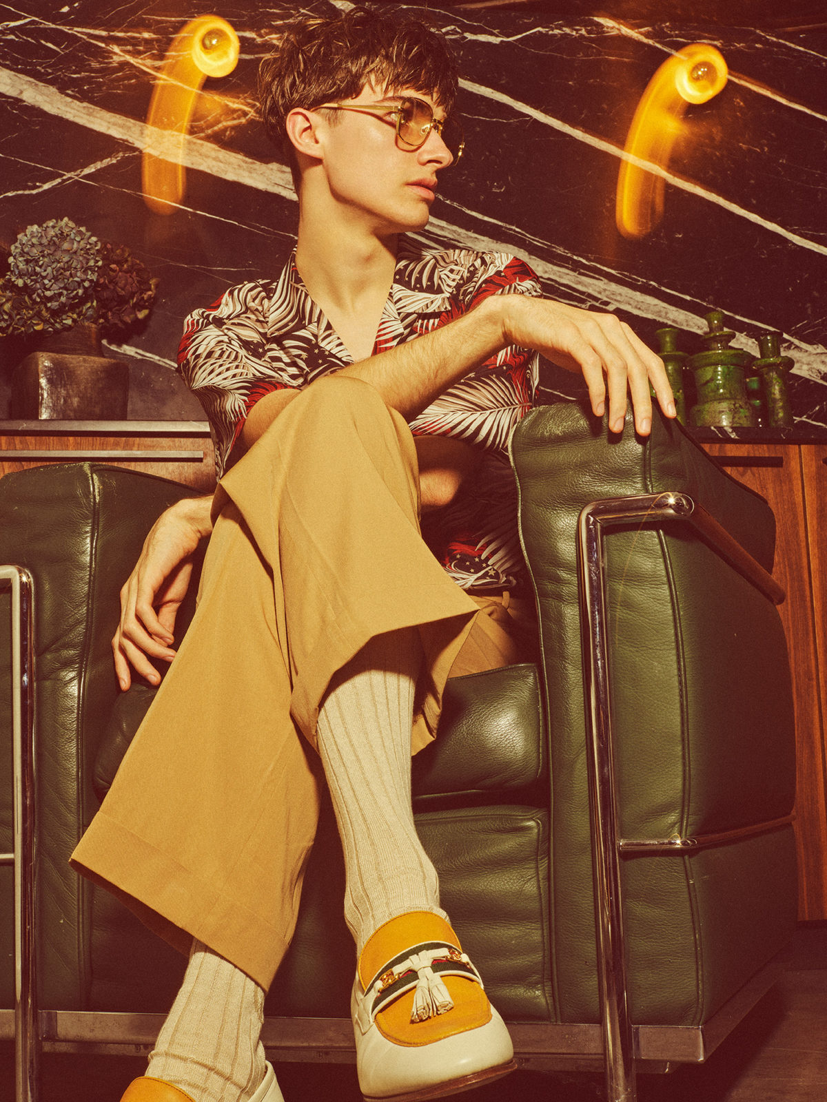 L'Officiel Hommes Pierre de Maere par Arno Lam et Arthur Mayadoux en Gucci